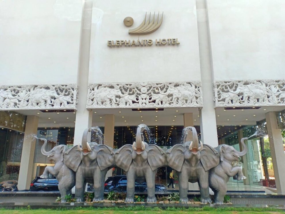 Khách sạn Elephants