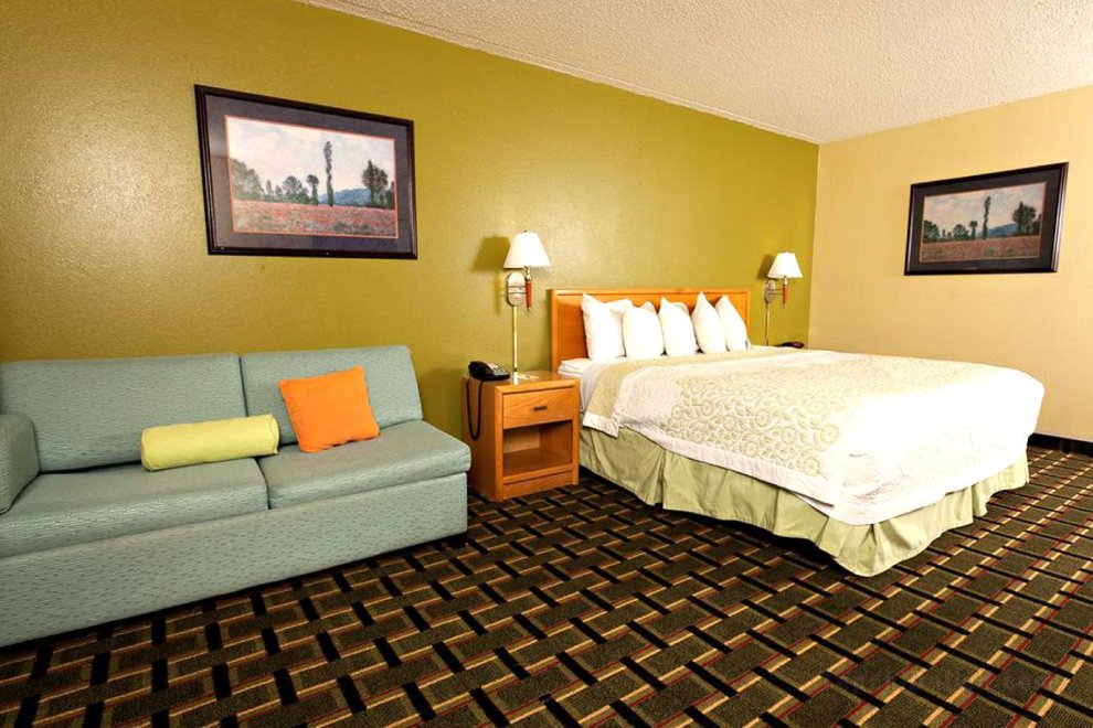 Sky Palace Inn & Suites Park City Wichita North