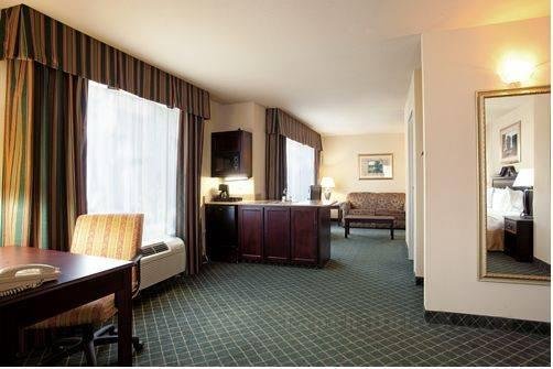 Khách sạn Holiday Inn Express & Suites West Monroe