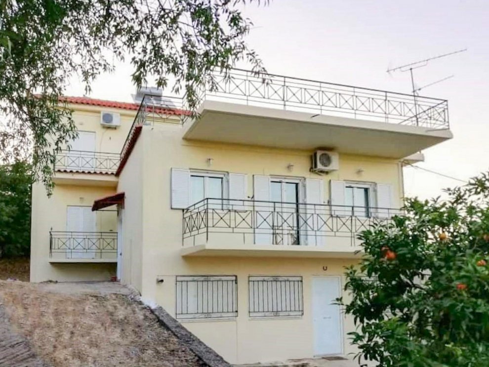 Sea view Family home in Heart of Mani