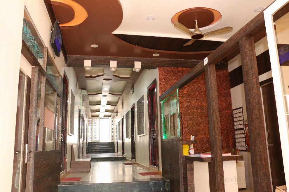 Khách sạn Shri Radhe Krishna