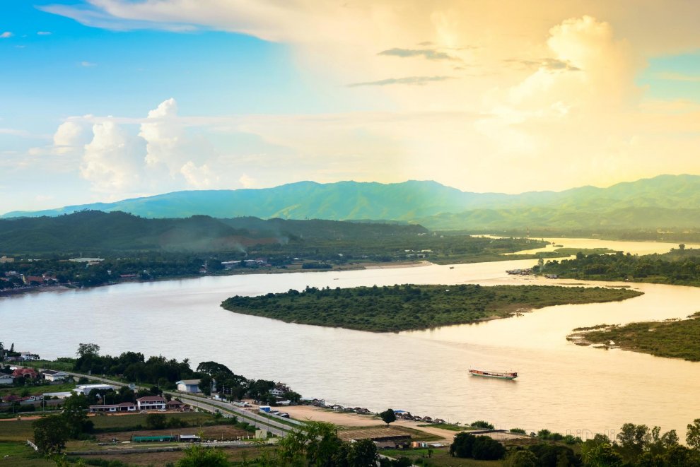 Gin's Mekong Cruises - Golden Triangle to Luang Prabang