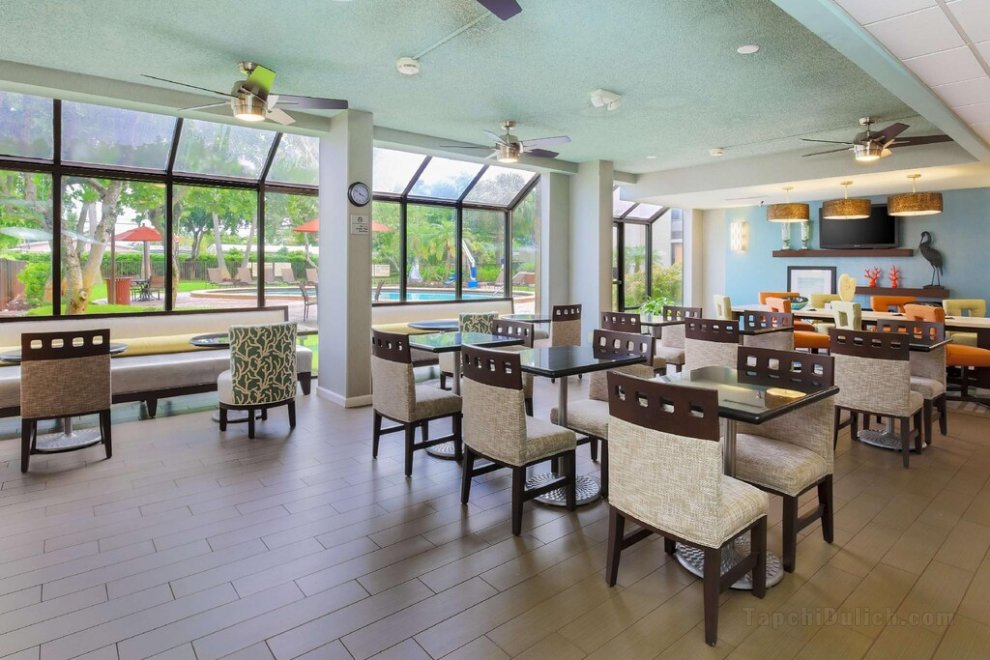 Khách sạn Hampton Inn Ft. Lauderdale-Cypress Creek