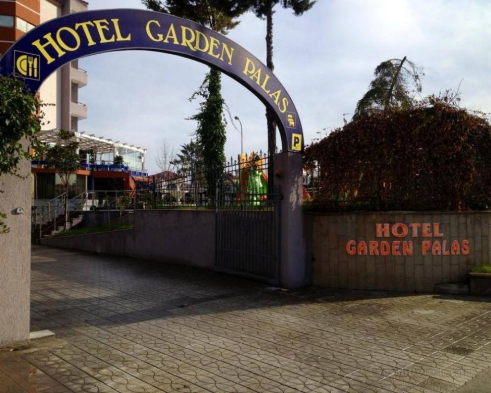 Khách sạn Garden Palas