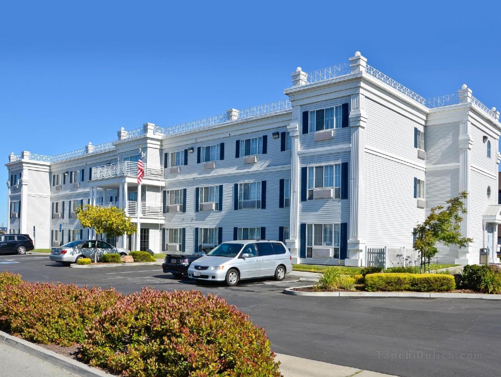 Khách sạn Best Western Salinas Monterey