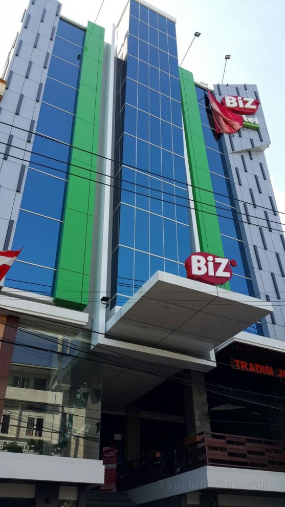 Khách sạn BiZ@