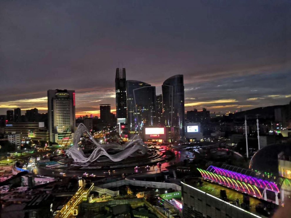 Khách sạn Wuhan Ramada Plaza Optics Valley