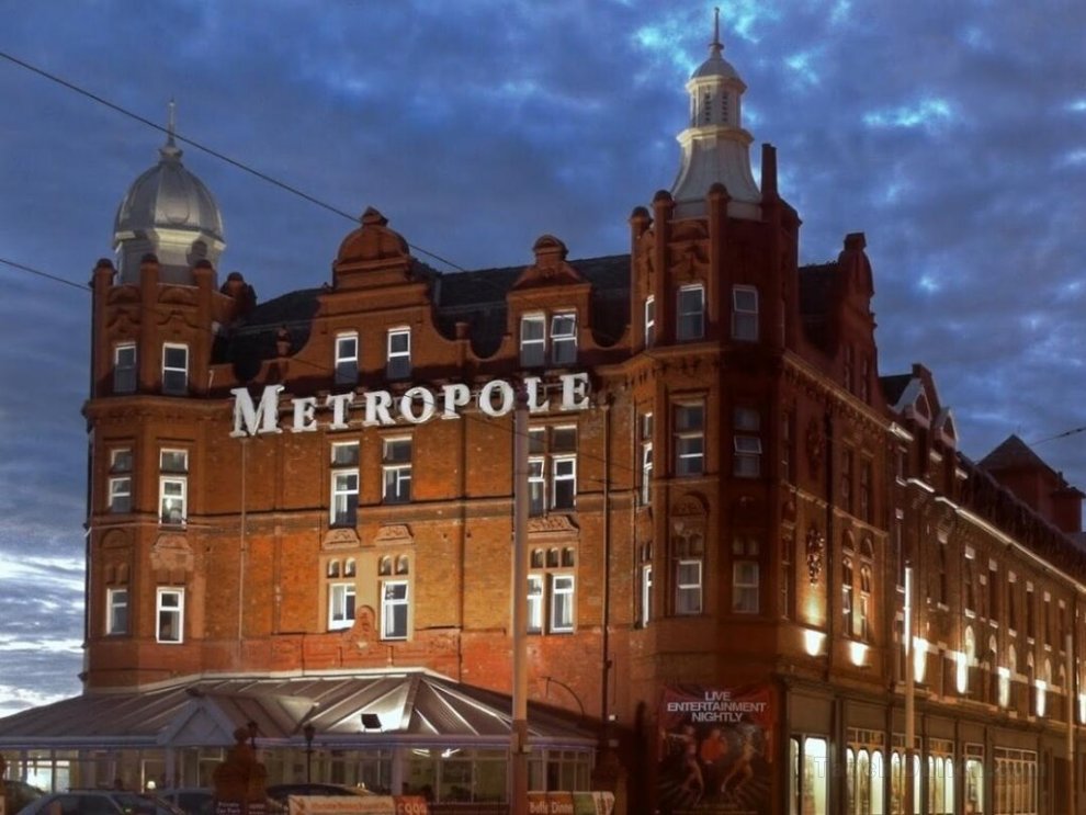 Khách sạn The Metropole