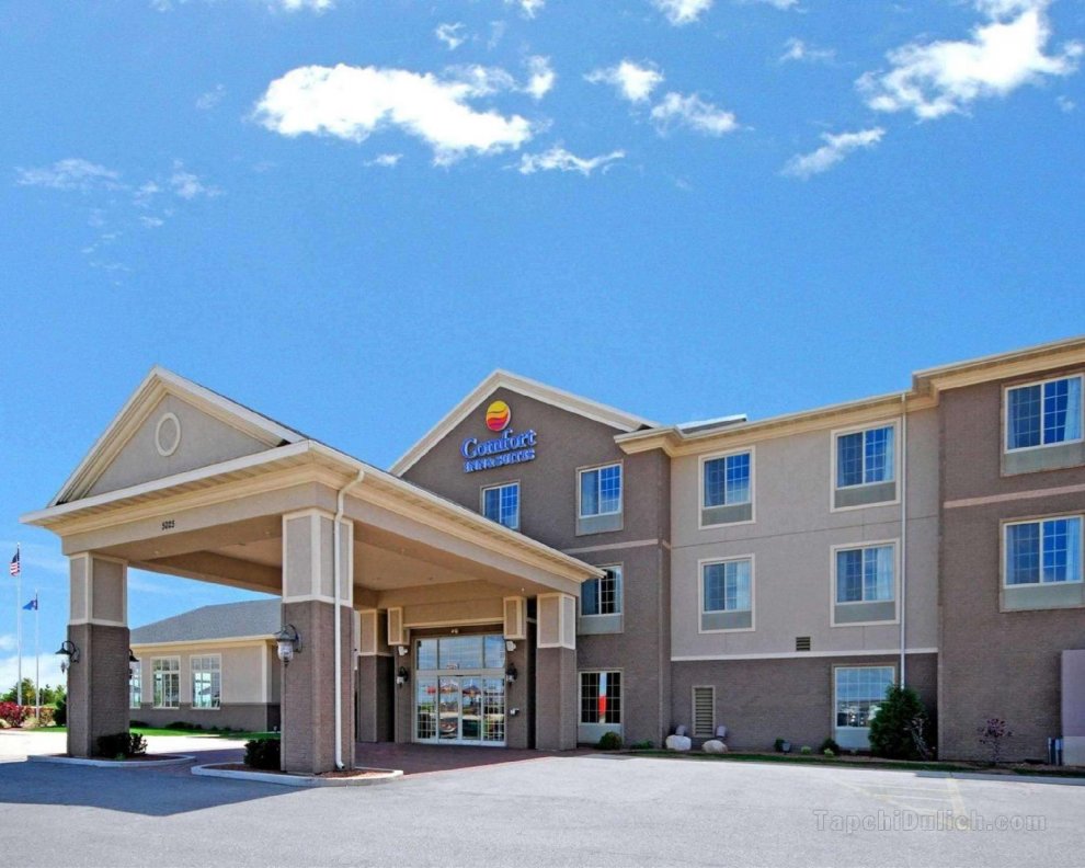 Comfort Inn & Suites Madison North De Forest