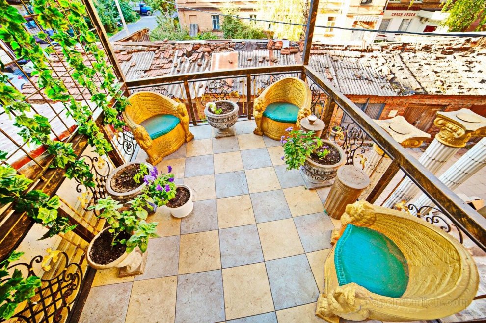 Barokko Terrassa. Alex Apartments