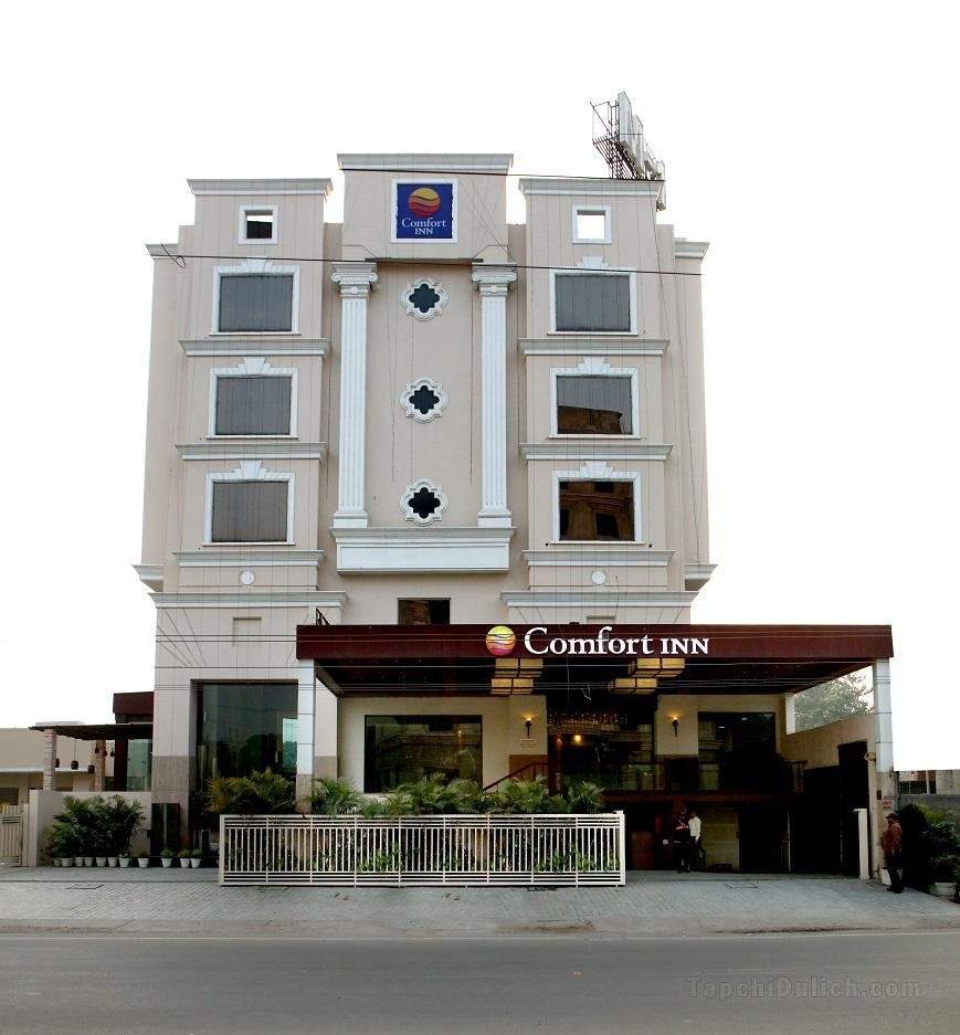 Khách sạn M1