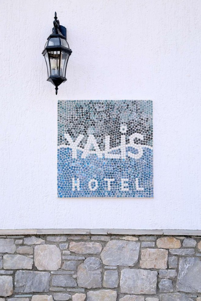 Khách sạn Yalis