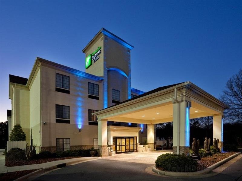 Khách sạn Holiday Inn Express & Suites Albemarle