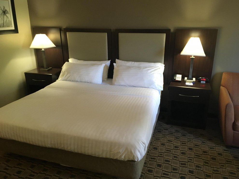 Khách sạn Holiday Inn Express & Suites Albemarle
