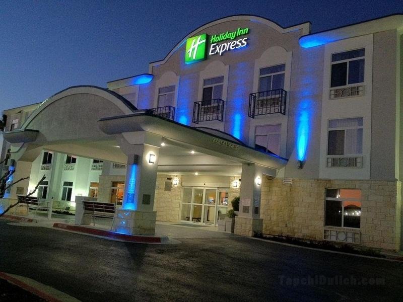 Khách sạn Holiday Inn Express and Suites Bastrop