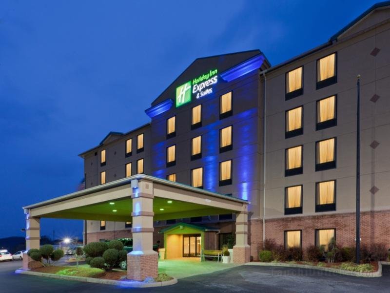 Khách sạn Holiday Inn Express & Suites Charleston-Southridge
