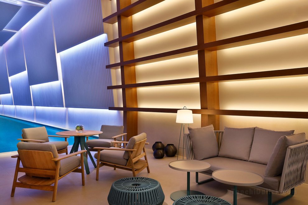 Khách sạn DoubleTree by Hilton Sharjah Waterfront & Residences