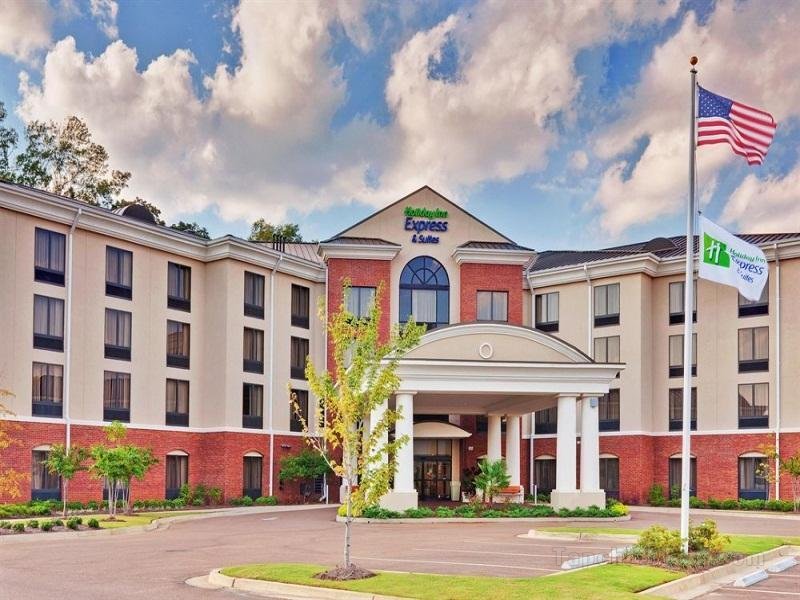 Khách sạn Holiday Inn Express & Suites Jackson - Flowood