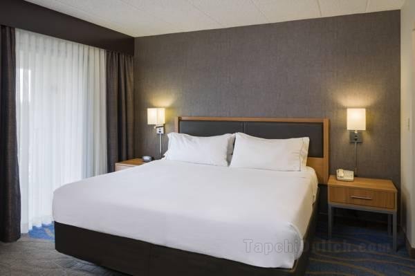 Khách sạn Holiday Inn Express & Suites King of Prussia