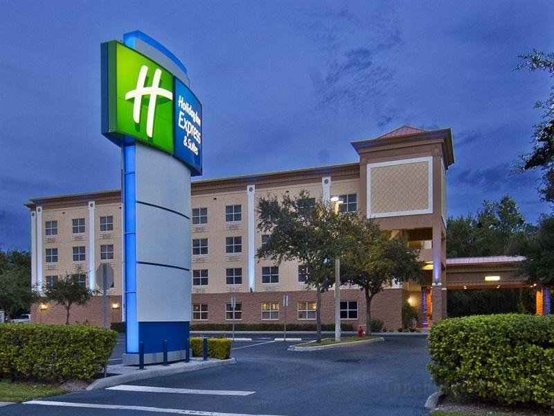 Khách sạn Holiday Inn Express & Suites Plant City