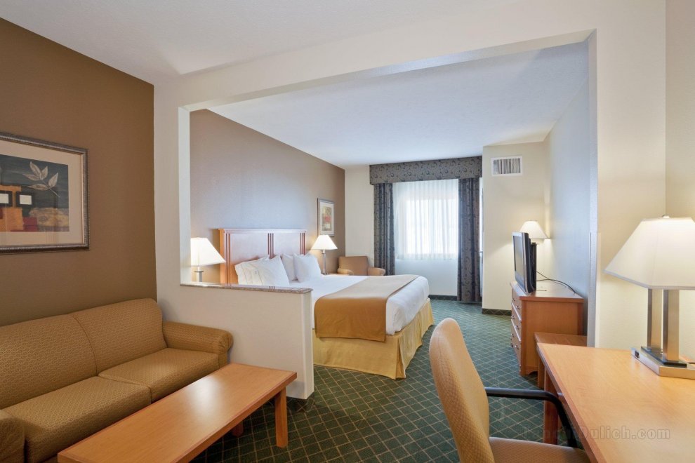 Khách sạn Holiday Inn Express & Suites Lincoln South