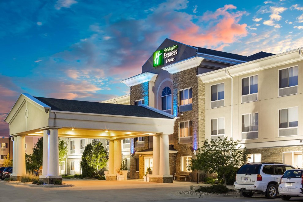 Khách sạn Holiday Inn Express & Suites Bellevue-Omaha Area