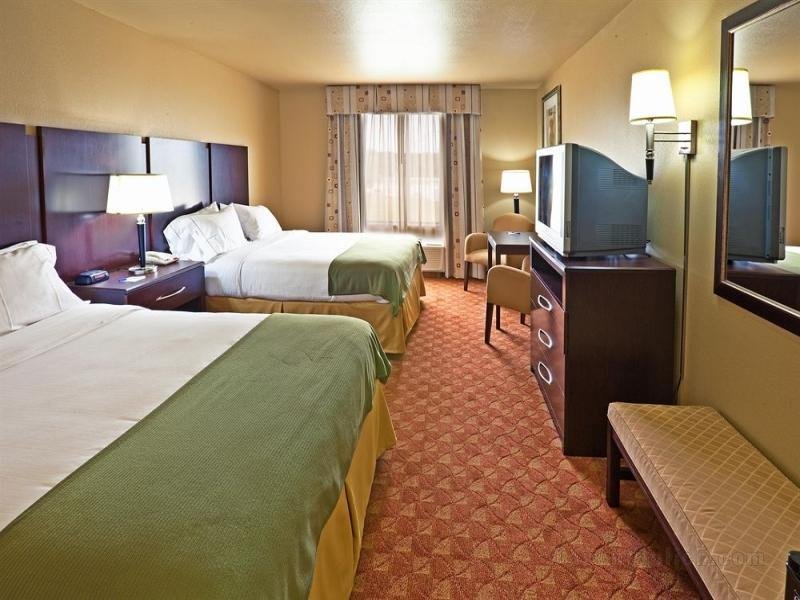 Khách sạn Holiday Inn Express & Suites Muskogee