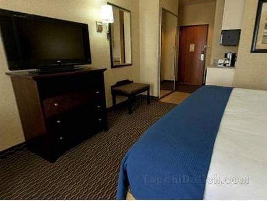 Khách sạn Holiday Inn Express & Suites Nampa