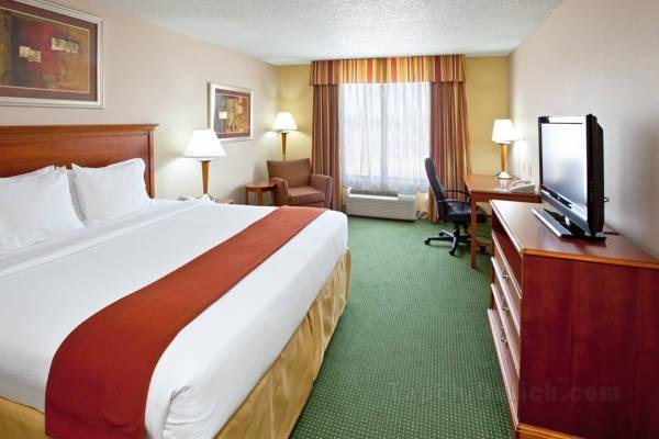 Khách sạn Holiday Inn Express and Suites Valparaiso