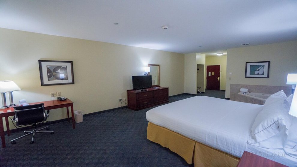 Khách sạn Holiday Inn Express & Suites Pampa