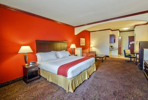 Khách sạn Holiday Inn Express & Suites Terrell