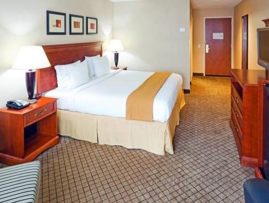 Khách sạn Holiday Inn Express & Suites Hampton South-Seabrook