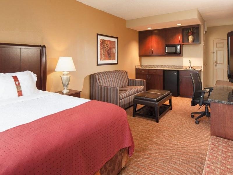 Khách sạn Holiday Inn & Suites Council Bluffs