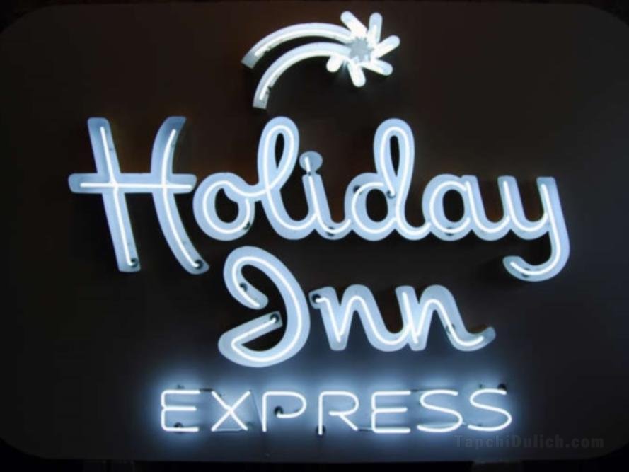 Khách sạn Holiday Inn Express s Cloverdale (Greencastle)