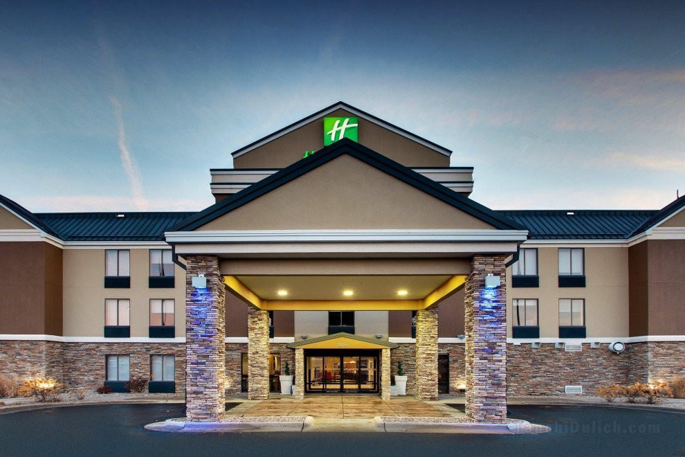 Khách sạn Holiday Inn Express & Suites Cedar Rapids I-380 at 33rd Avenue