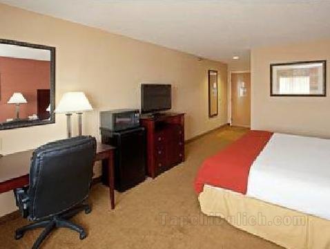 Khách sạn Holiday Inn Express & Suites Cincinnati-North/Sharonville