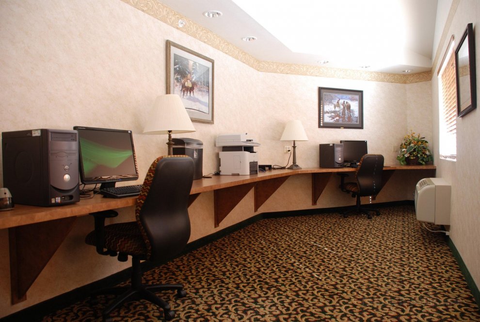Holiday Inn Express Hotel & Suites Raton