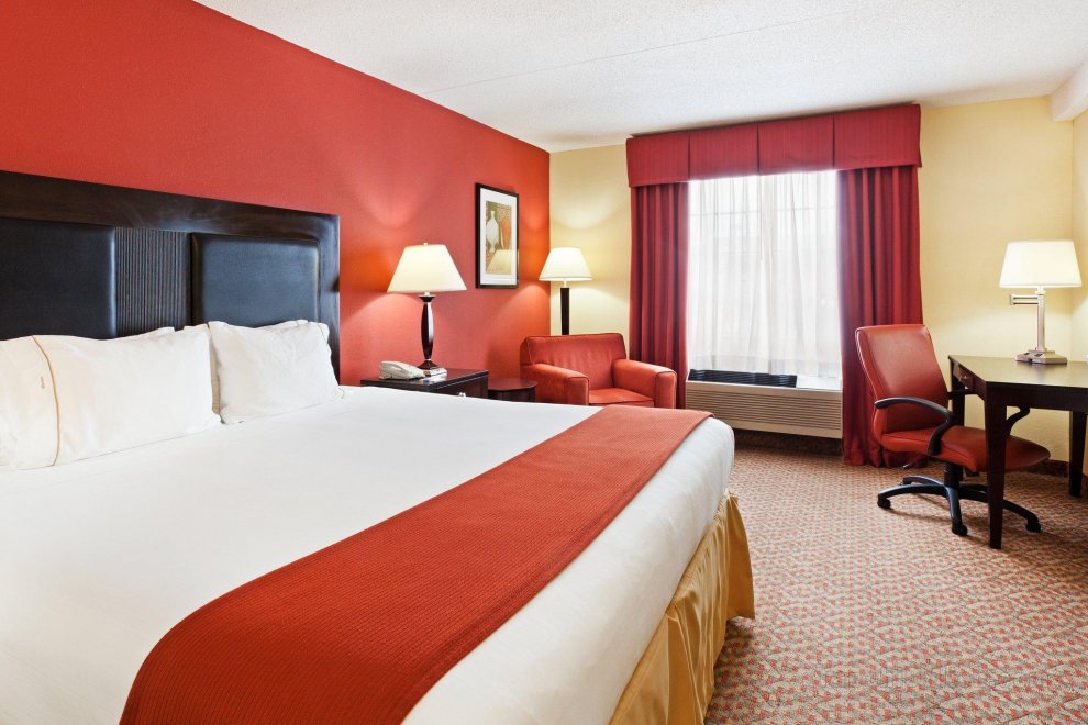 Khách sạn Holiday Inn Express & Suites Alcoa Knoxville Airport