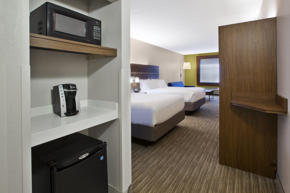 Khách sạn Holiday Inn Express & Suites Manchester Conference Center