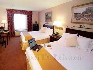 Khách sạn Holiday Inn Express & Suites Marina