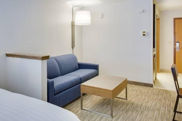Khách sạn Holiday Inn Express & Suites Chickasha