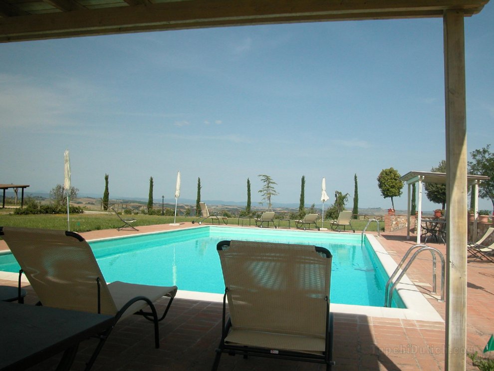 Villa with swimming pool, fenced, 10 bed places Toscana