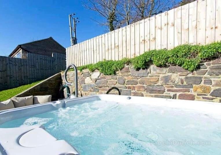 Summer Breeze House - Croyde, Devon. Beach/Hot tub