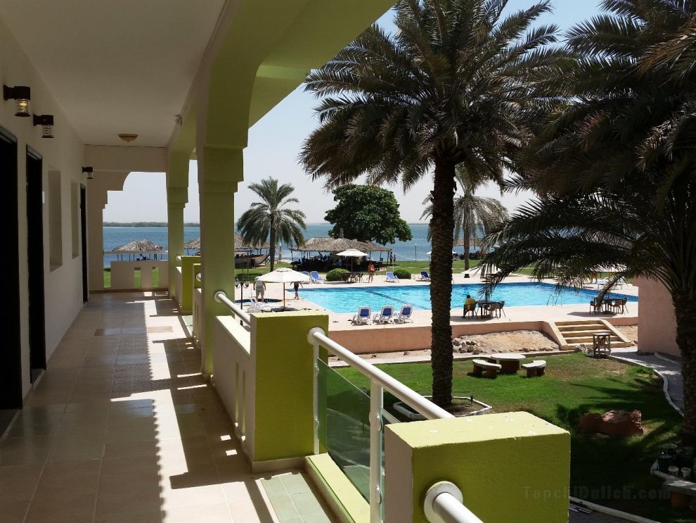 Khách sạn Flamingo Beach