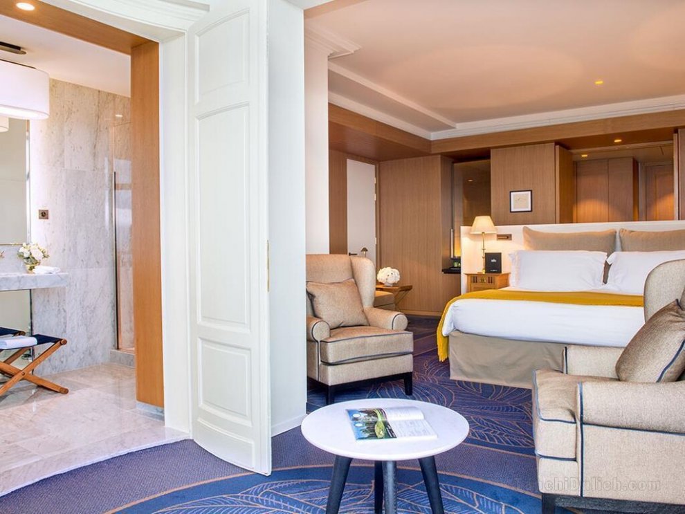 Khách sạn Royal - Evian Resort