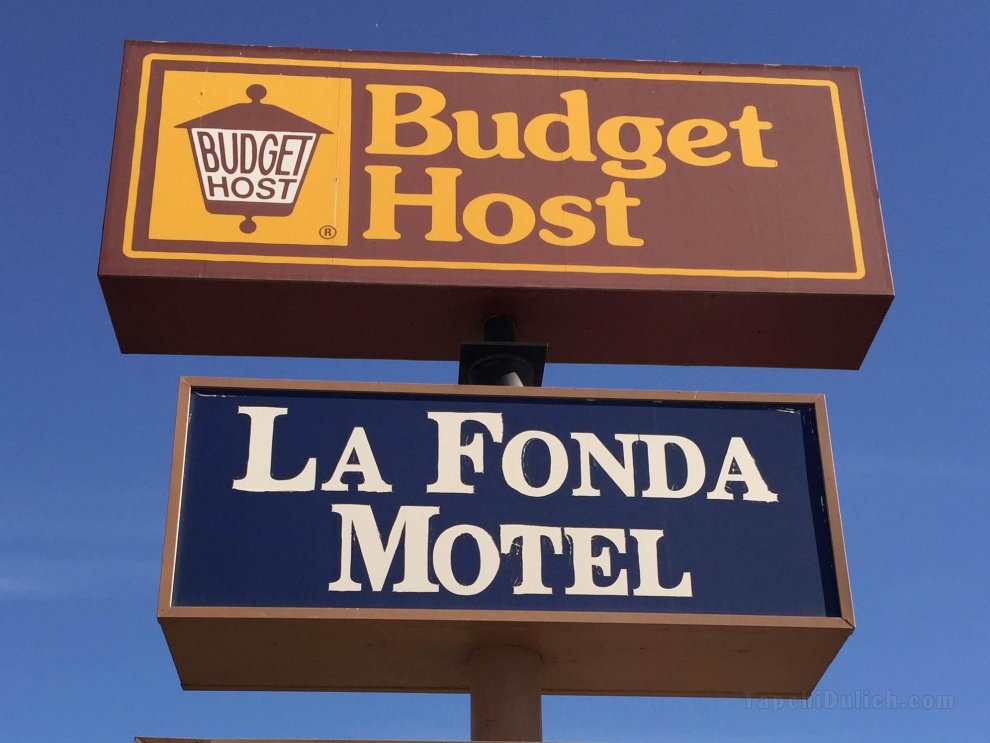Budget Host LaFonda Motel Liberal