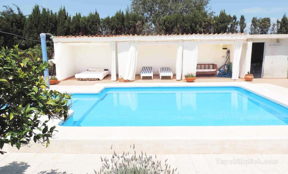 Charming Rural House And Pool 7 Min From The Beach