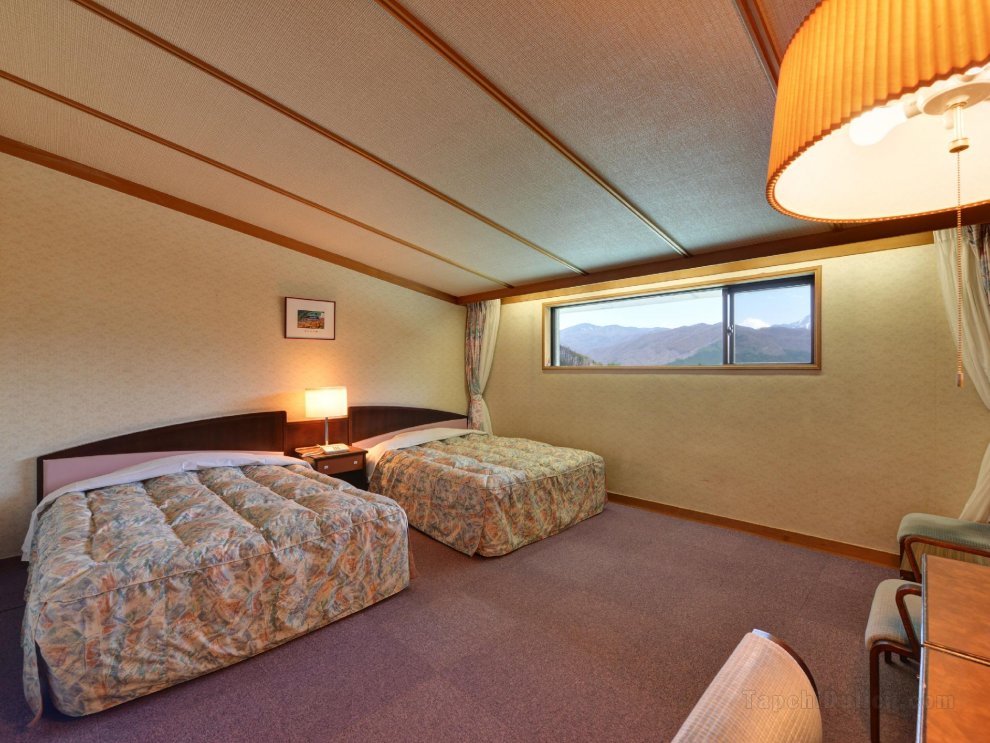 Khách sạn Oze Iwakura Resort