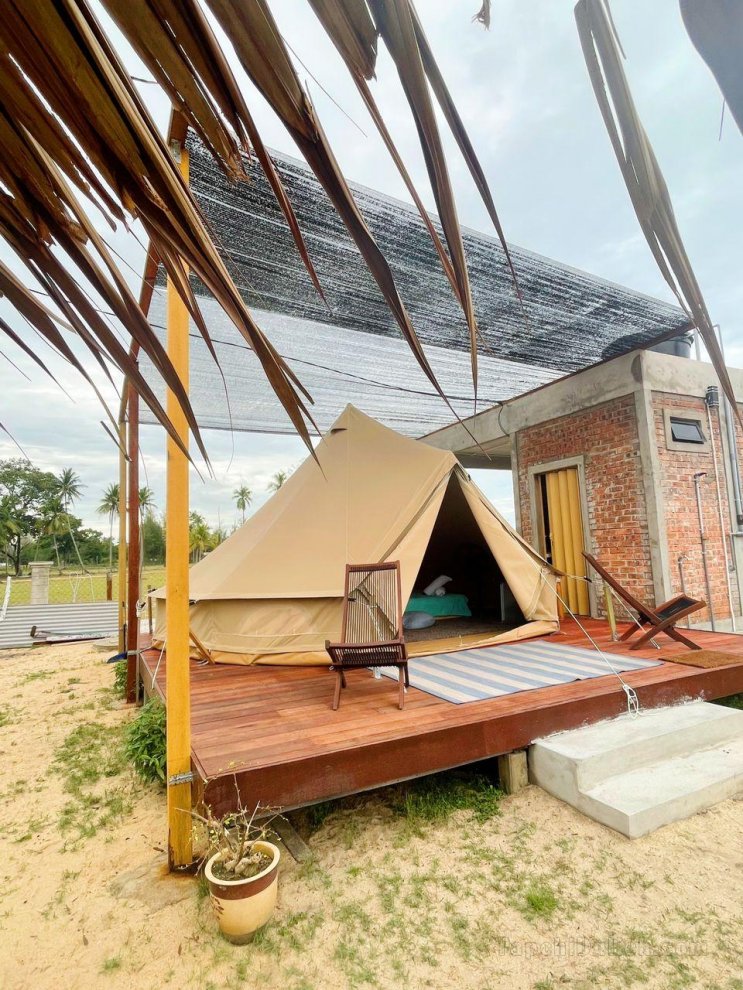 Rembulan Escape - beachfront bell tent (no 2)