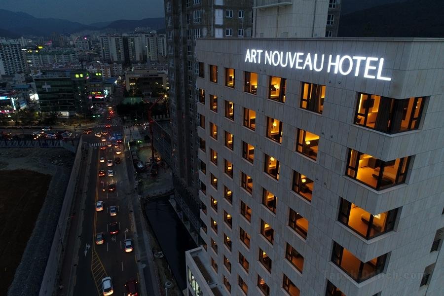 Geoje Artnouveau Suite Hotel